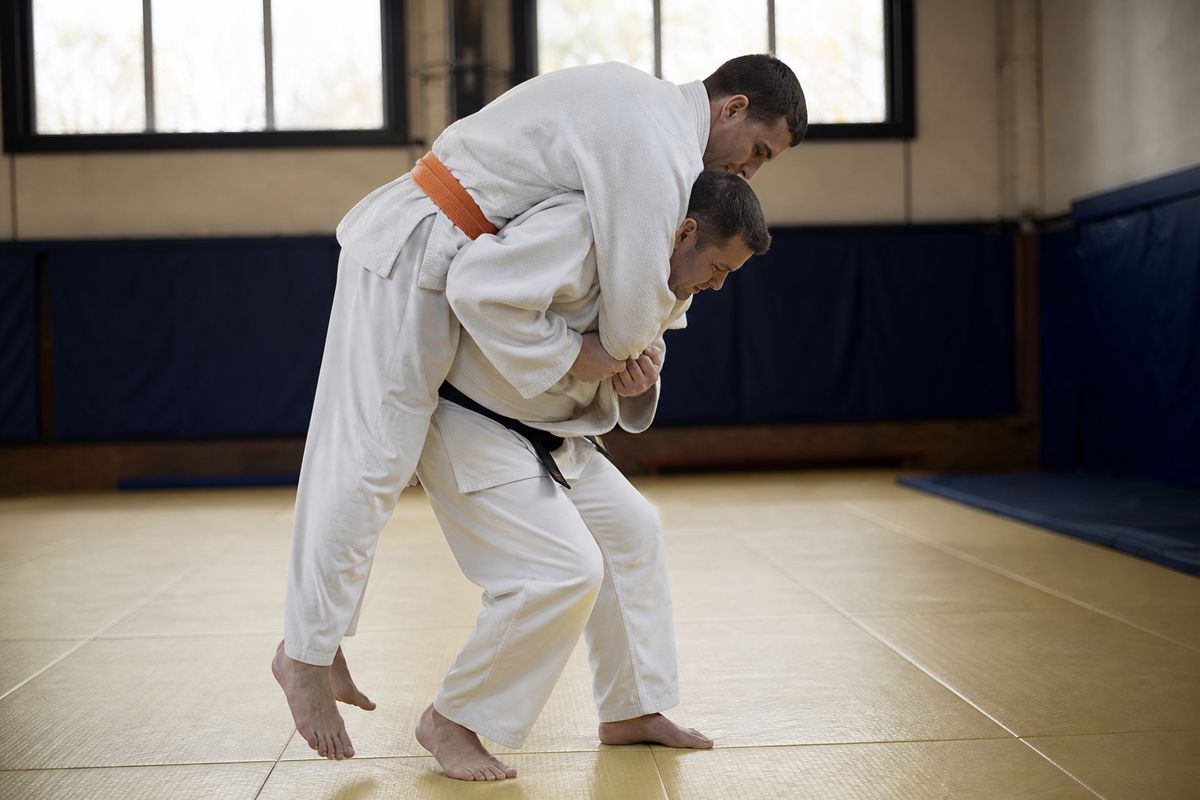 O goshi - the major hip throw at the moment of the lift